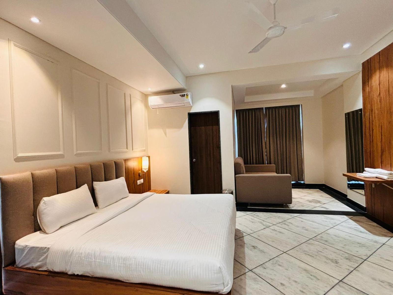 Hotel Saaj Mansion Divisione di Divisione di Jaipur Esterno foto